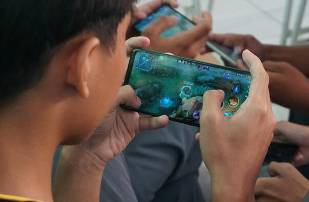 MOBILE LEGENDS